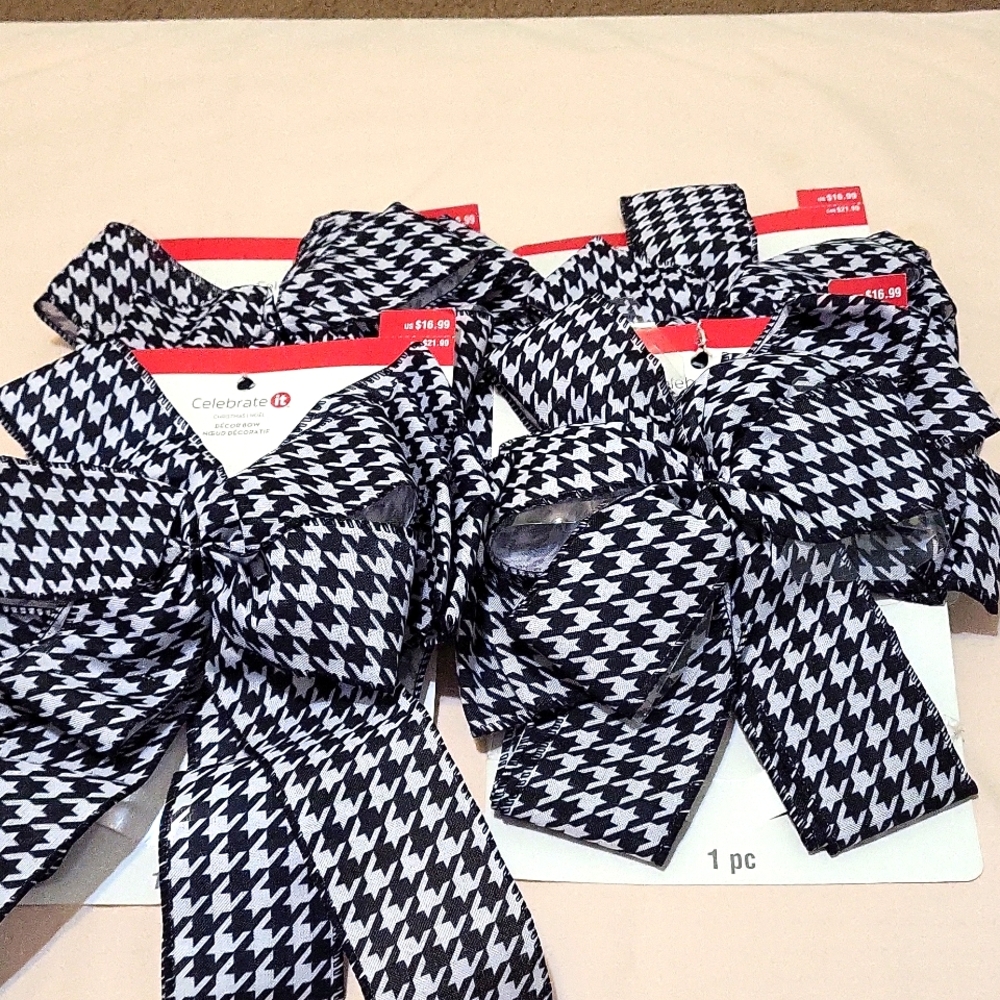 4 Black/White Large Decor Bows